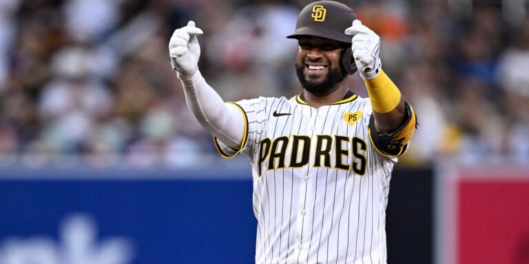 ElÃas DÃaz walk-off single lifts Padres to wild win over Mets