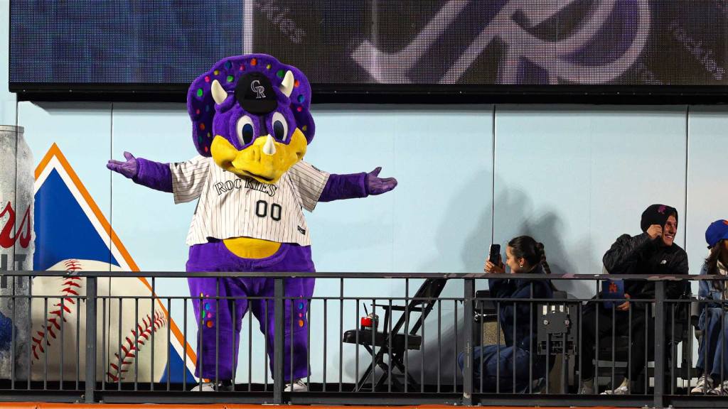 Dinger Rockies mascot